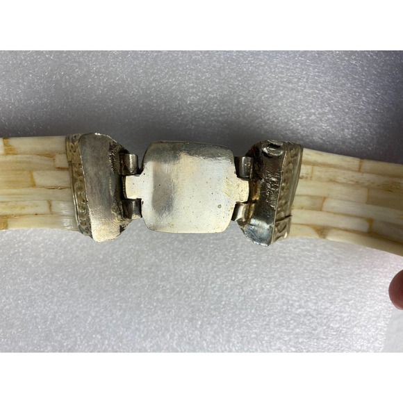 Vintage Bone Ornate Bracelet Red Agate Cabochon Silver Tone Bohemian Pin Closure - Picture 5 of 9